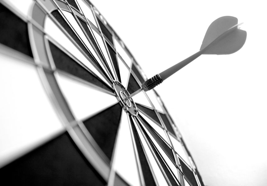 darts-bullseye-target-practice-target-marketing-business-concepts_t20_NxL0y7